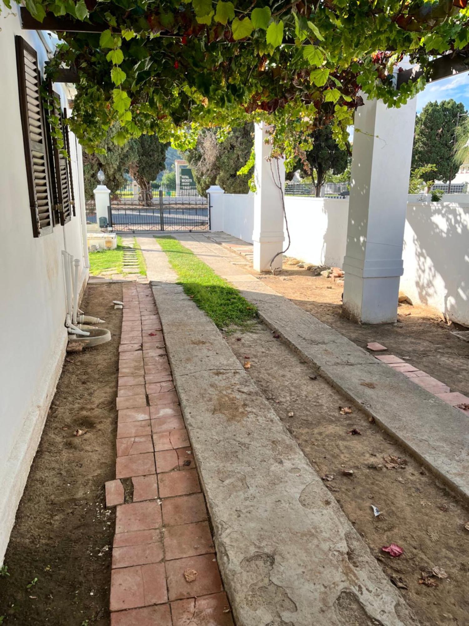 Toni'S Cottage Graaff Reinet Exterior photo