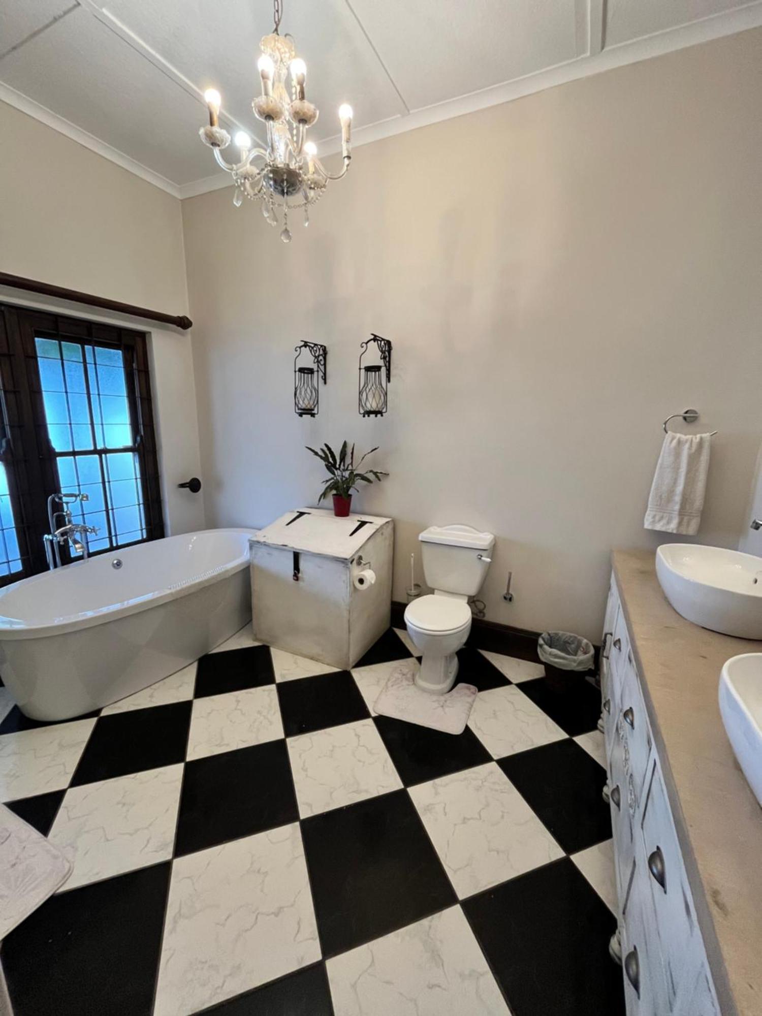 Toni'S Cottage Graaff Reinet Exterior photo